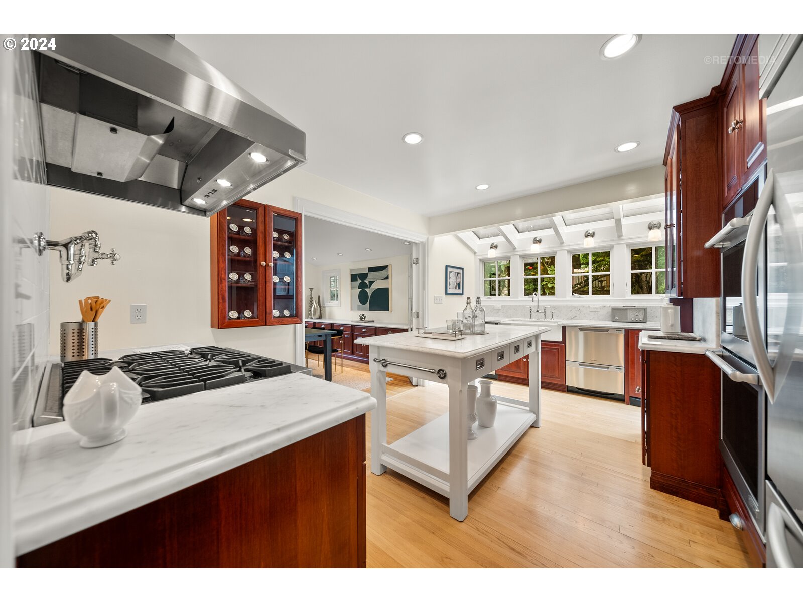 5207 Southwest Dosch Road Portland, OR 97239 - Photo 11 of 46 Gallery Image 11