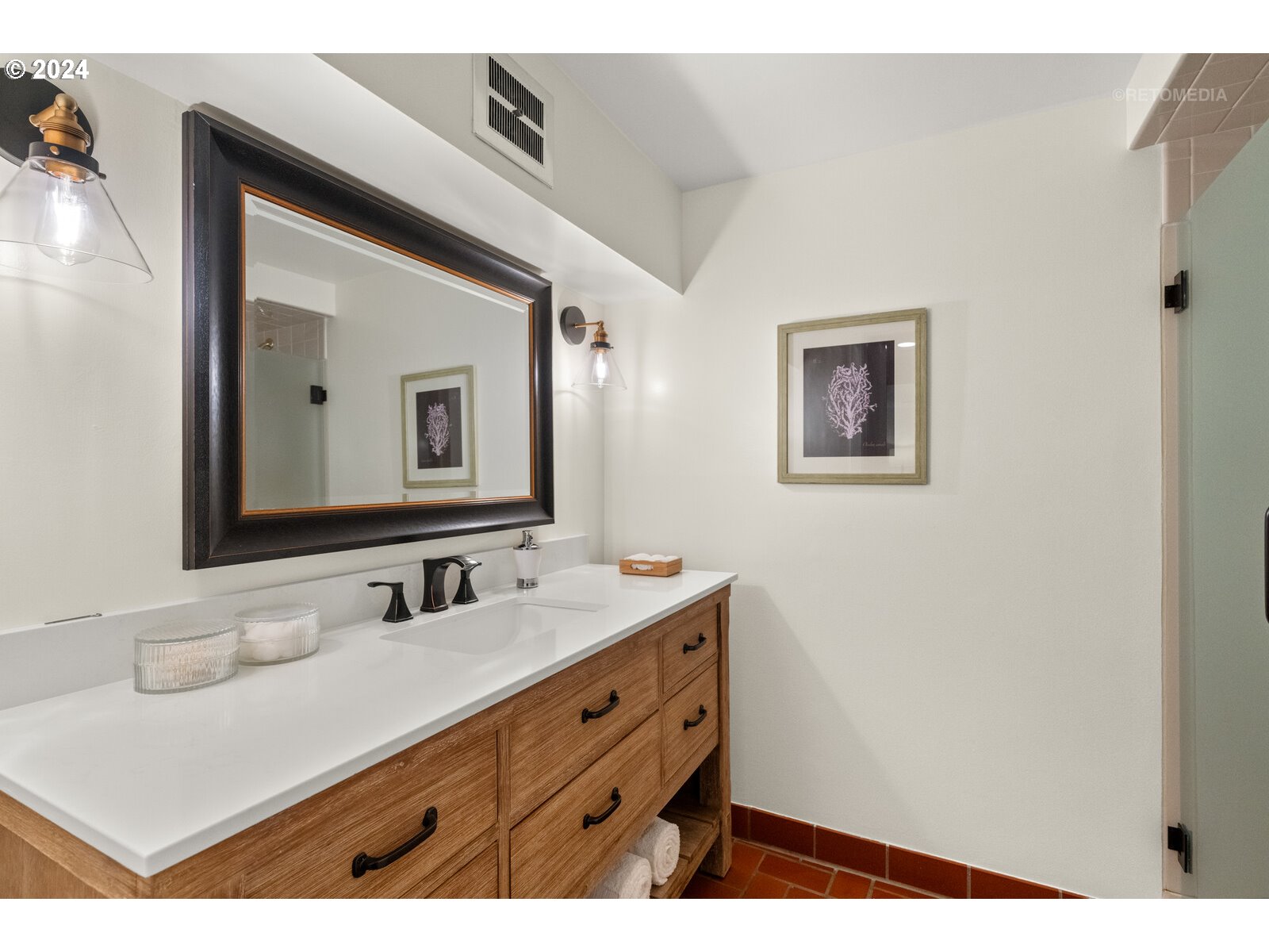 5207 Southwest Dosch Road Portland, OR 97239 - Photo 29 of 46 Gallery Image 29
