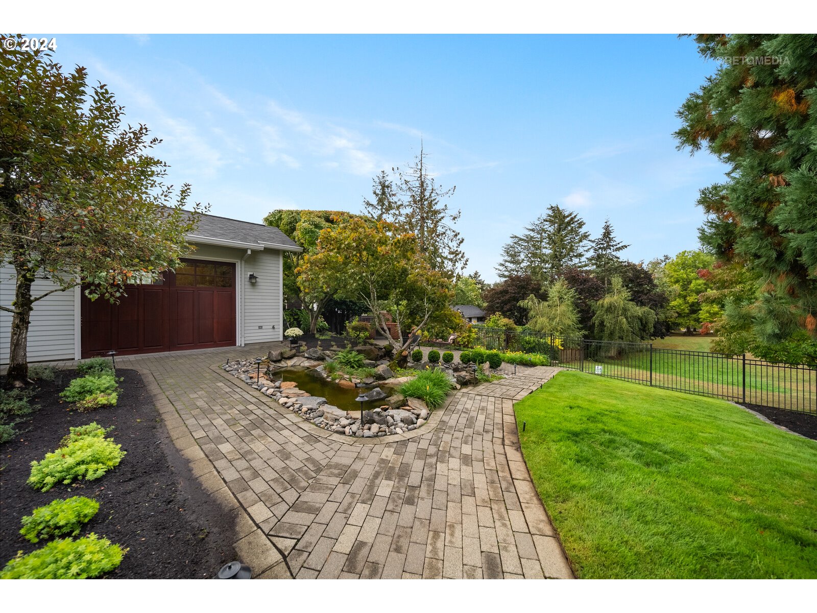 5207 Southwest Dosch Road Portland, OR 97239 - Photo 37 of 46 Gallery Image 37