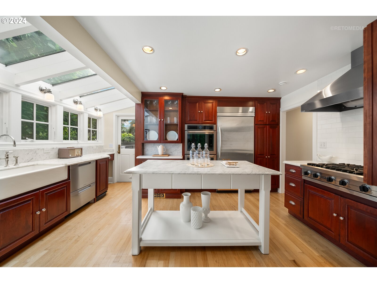 5207 Southwest Dosch Road Portland, OR 97239 - Photo 9 of 46 Gallery Image 9