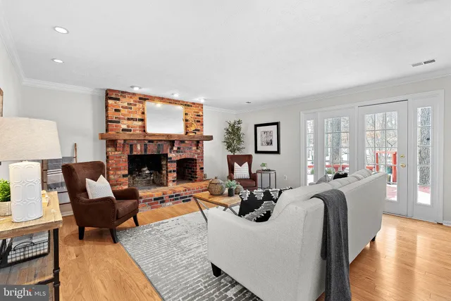 $900,000 | 45 Carrollton Road, Sterling, VA 20165