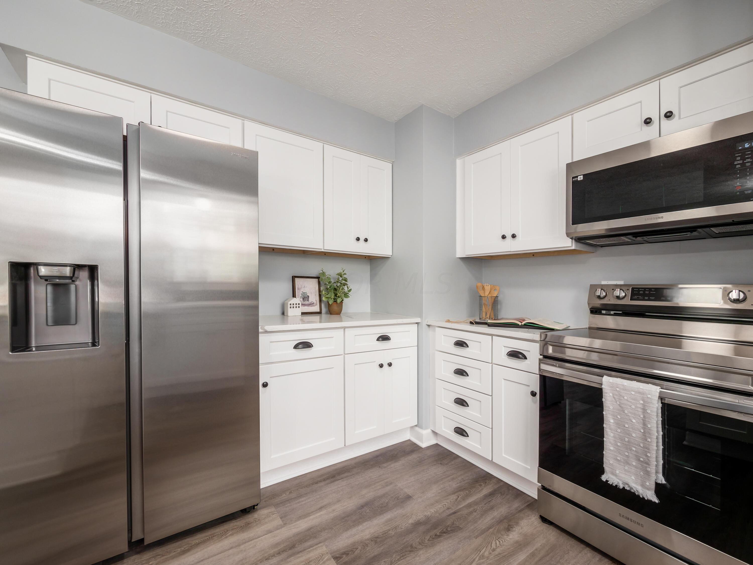 3321 Clime Road Columbus, OH 43223 - Photo 17 of 56 Stainless Steel Appliances