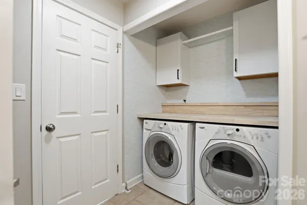 $535,000 | 18009 Kings Point Drive, Unit R, Cornelius, NC 28031