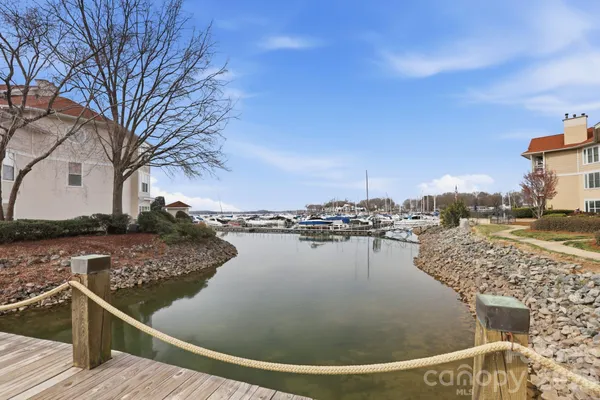 $535,000 | 18009 Kings Point Drive, Unit R, Cornelius, NC 28031