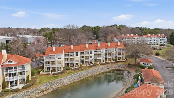$535,000 | 18009 Kings Point Drive, Unit R, Cornelius, NC 28031