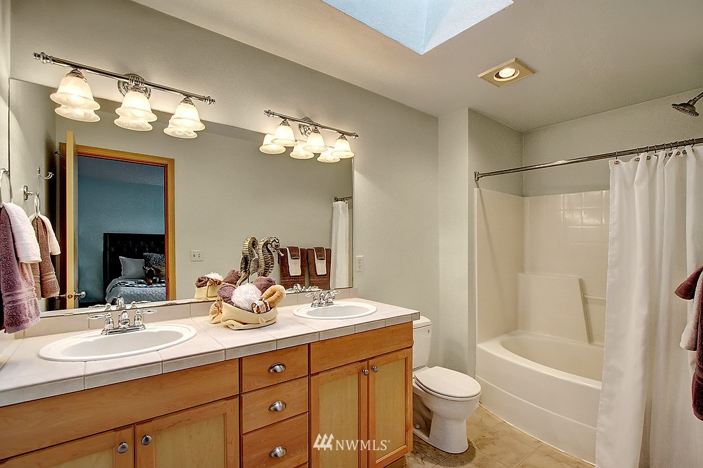 2327 194th Street Southeast Bothell, WA 98012 - Photo 14 of 18 Gallery Image 14