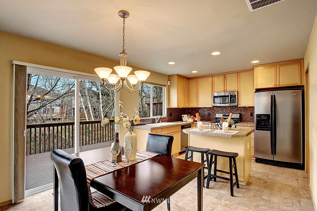 2327 194th Street Southeast Bothell, WA 98012 - Photo 5 of 18 Gallery Image 5