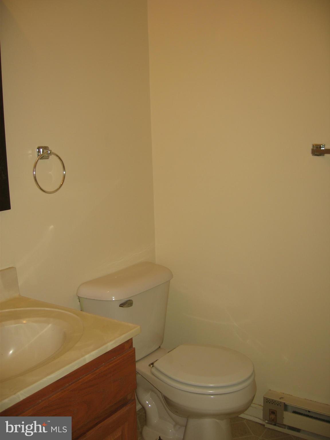 109 Co Rte 12/1 Shepherdstown, WV 25443 - Photo 14 of 16 Bath