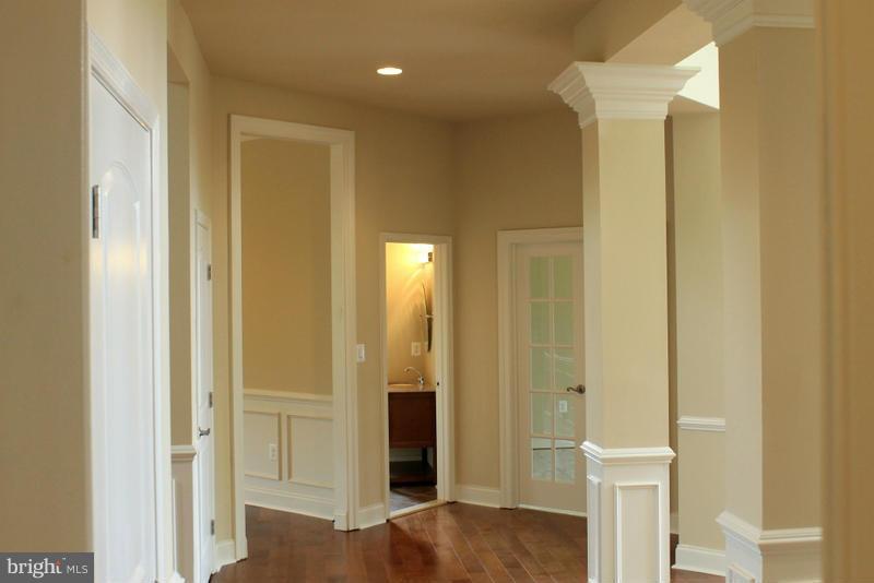 7343 Hooes Road Springfield, VA 22150 - Photo 5 of 22 Interior (General)
