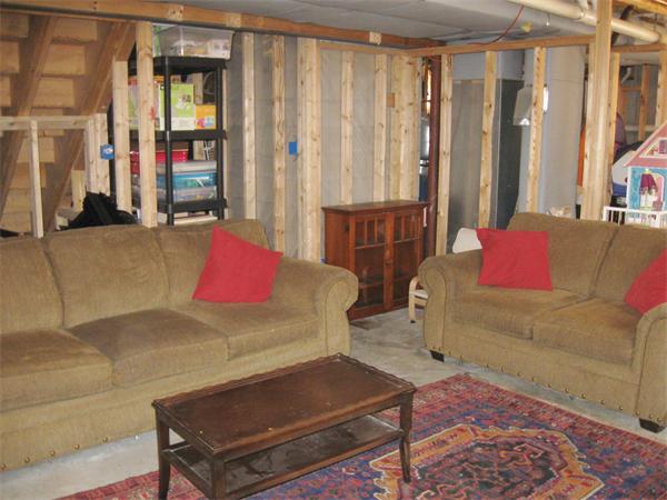 253 County Road Rochester, MA 02770 - Photo 25 of 30 a living room with furniture