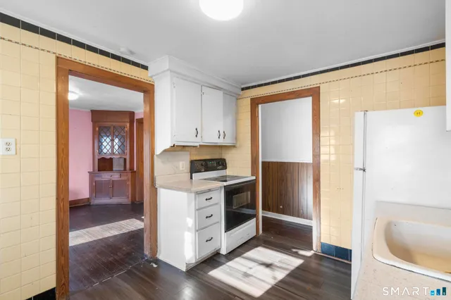 $239,000 | 243 Grove Street, Meriden, CT 06451