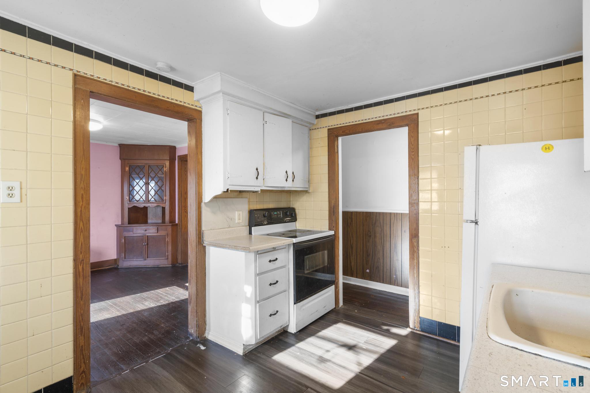 243 Grove Street Meriden, CT 06451 - Photo 11 of 31