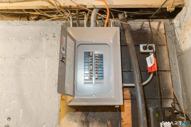 $239,000 | 243 Grove Street, Meriden, CT 06451