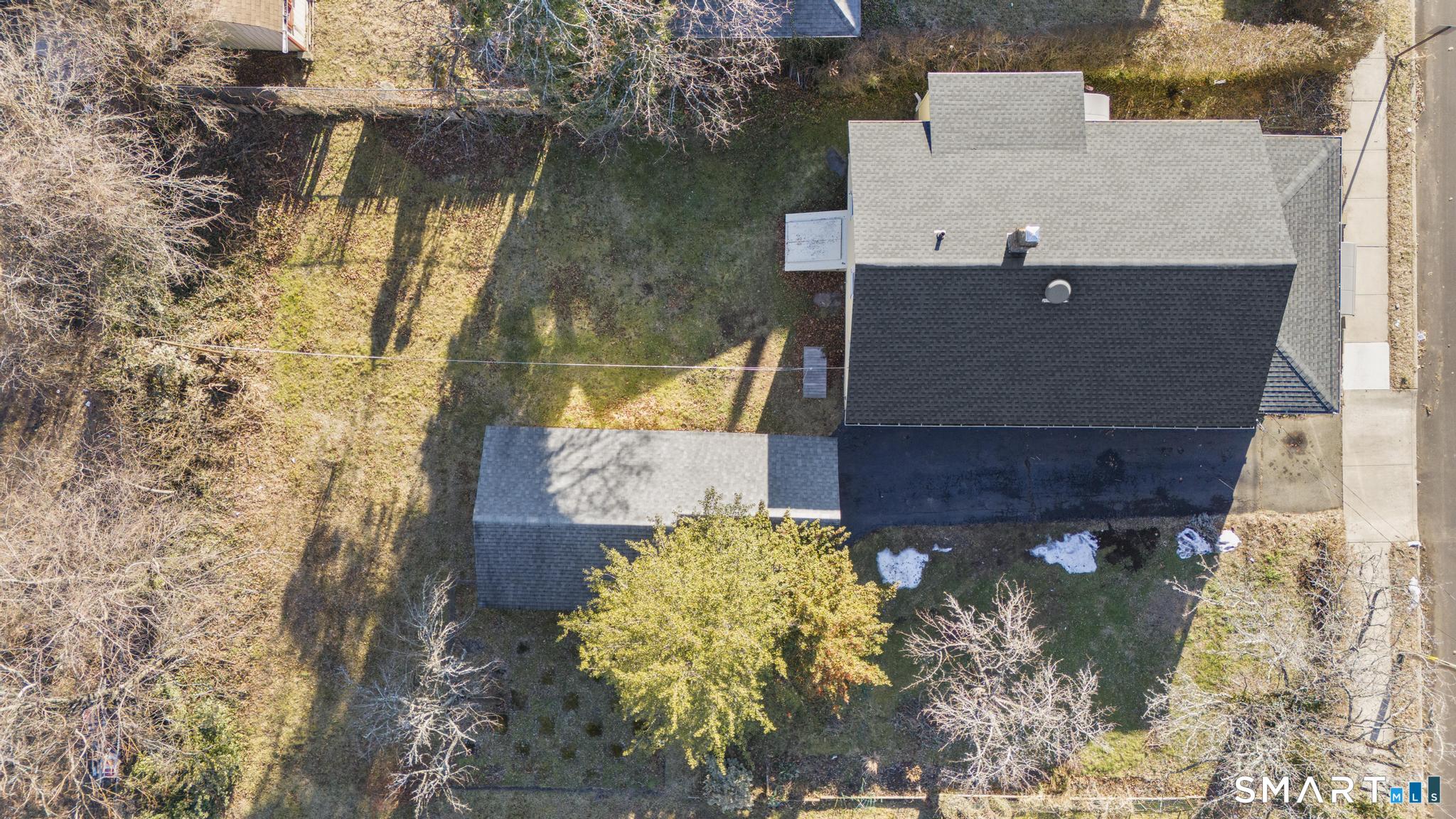 243 Grove Street Meriden, CT 06451 - Photo 5 of 31