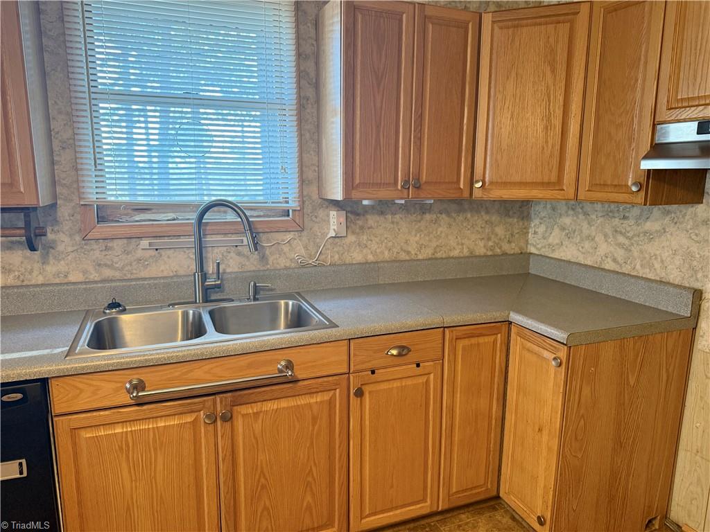 170 Lacy Hepler Road Thomasville, NC 27360 - Photo 5 of 20