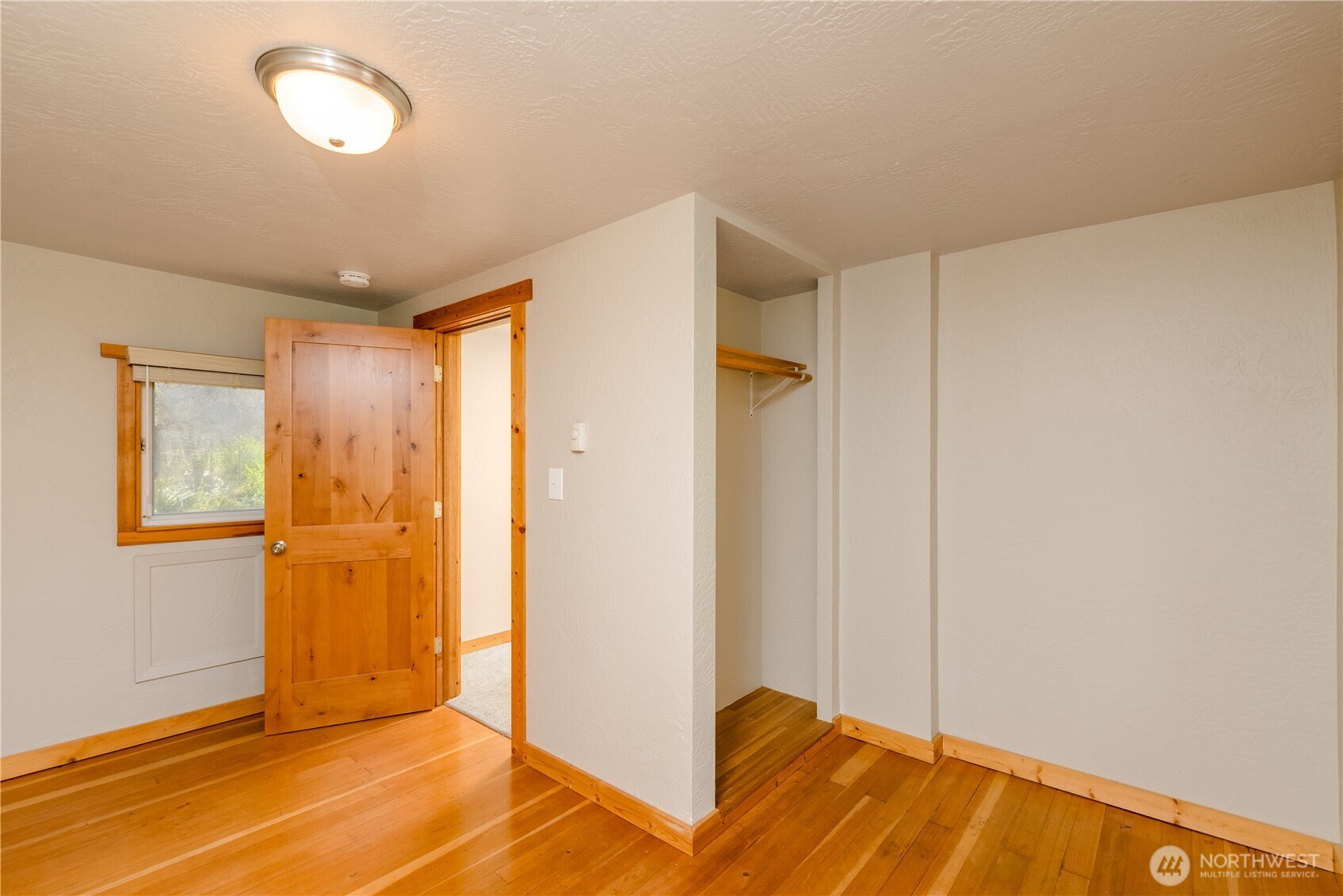 903 South Valley Street Port Angeles, WA 98362 - Photo 19 of 40