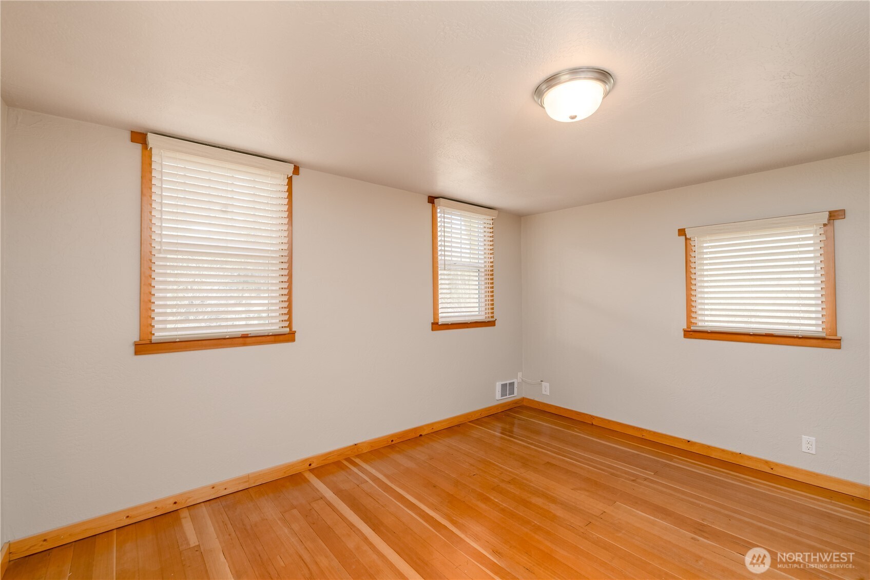 903 South Valley Street Port Angeles, WA 98362 - Photo 21 of 40