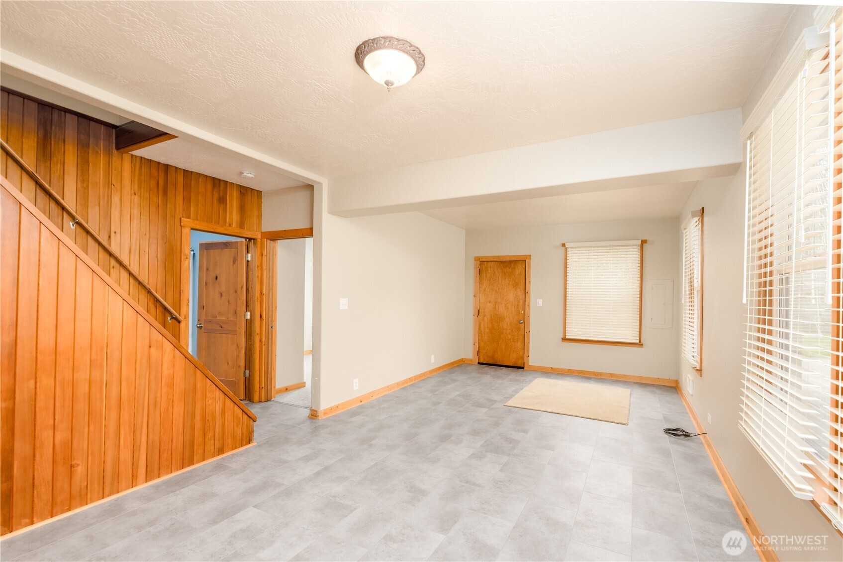 903 South Valley Street Port Angeles, WA 98362 - Photo 7 of 40