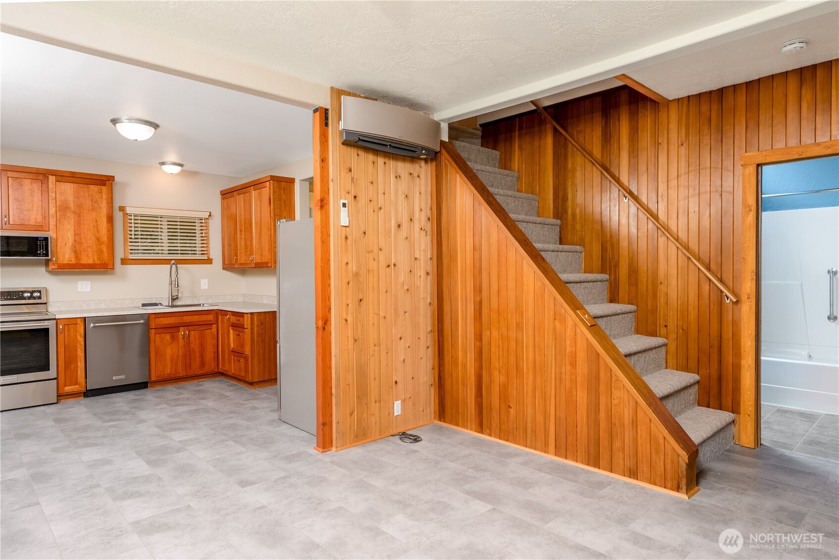 903 South Valley Street Port Angeles, WA 98362 - Photo 9 of 40