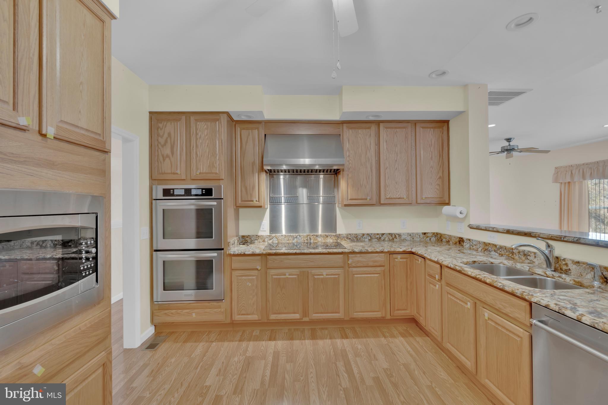 1325 East Riverside Avenue Baltimore, MD 21221 - Photo 20 of 62 Kitchen with Stainless Appliances