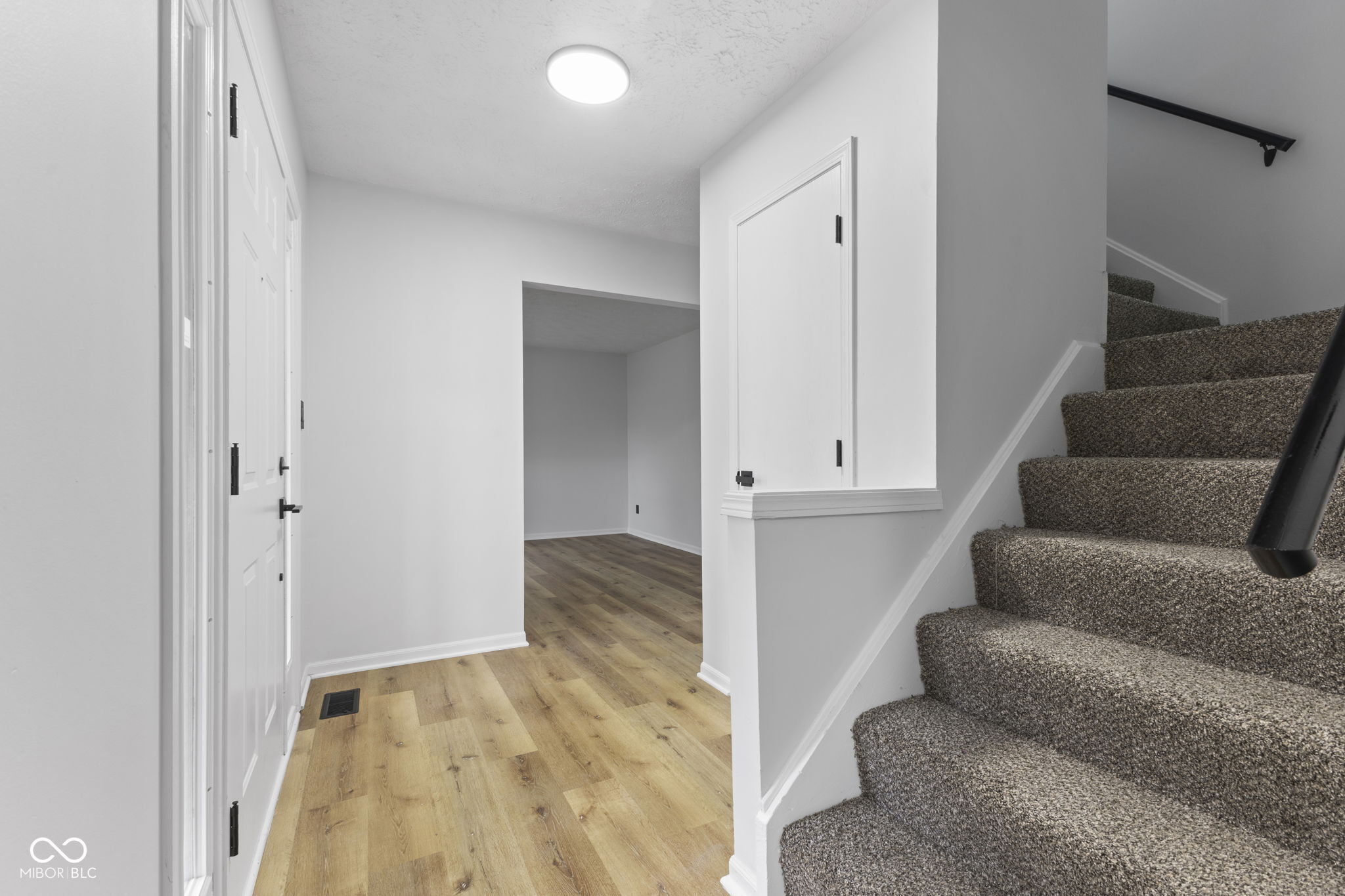 8315 North Payne Road Indianapolis, IN 46268 - Photo 5 of 54 Gallery Image 5