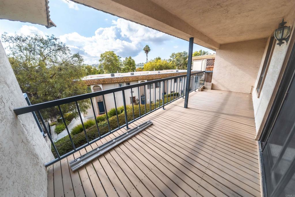 2374 Caringa Way Carlsbad, CA 92009 - Photo 9 of 41