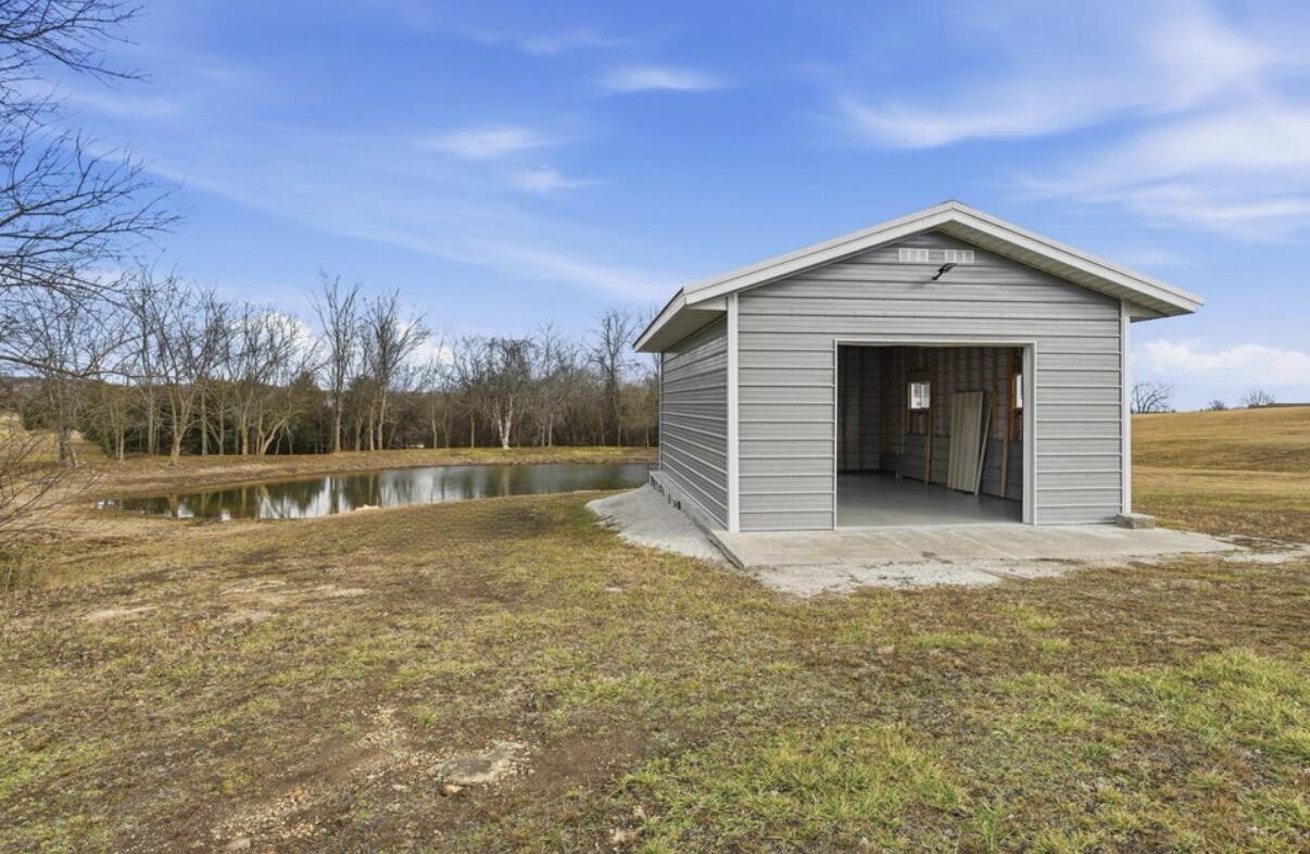 1645 East 512th Road Bolivar, MO 65613 - Photo 2 of 6 IMG_1684