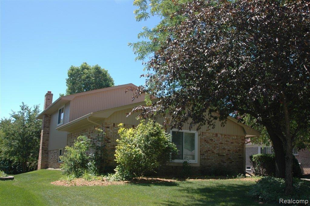 2945 Powderhorn Ridge Road Rochester, MI 48309 - Photo 2 of 20 Front Elevation
