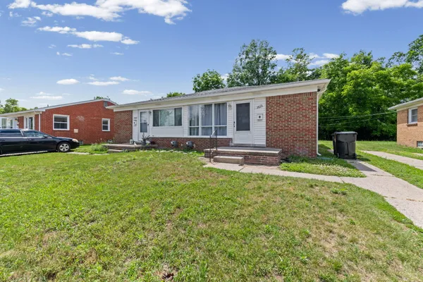 $96,000 | 2464 Stieber Street, Westland, MI 48186