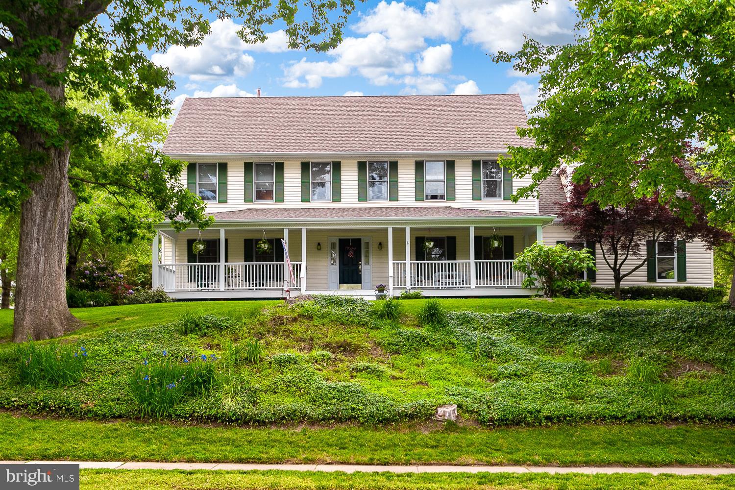 215 Yorkshire Terrace Wrightstown, NJ 08562 - Photo 43 of 43 a front view of a house with a yard