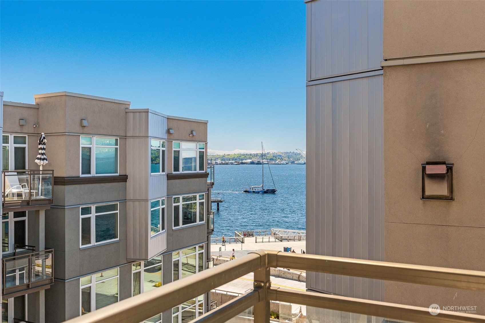 1900 Alaskan Way, Unit 511 Seattle, WA 98101 - Photo 1 of 37 Gallery Image 1