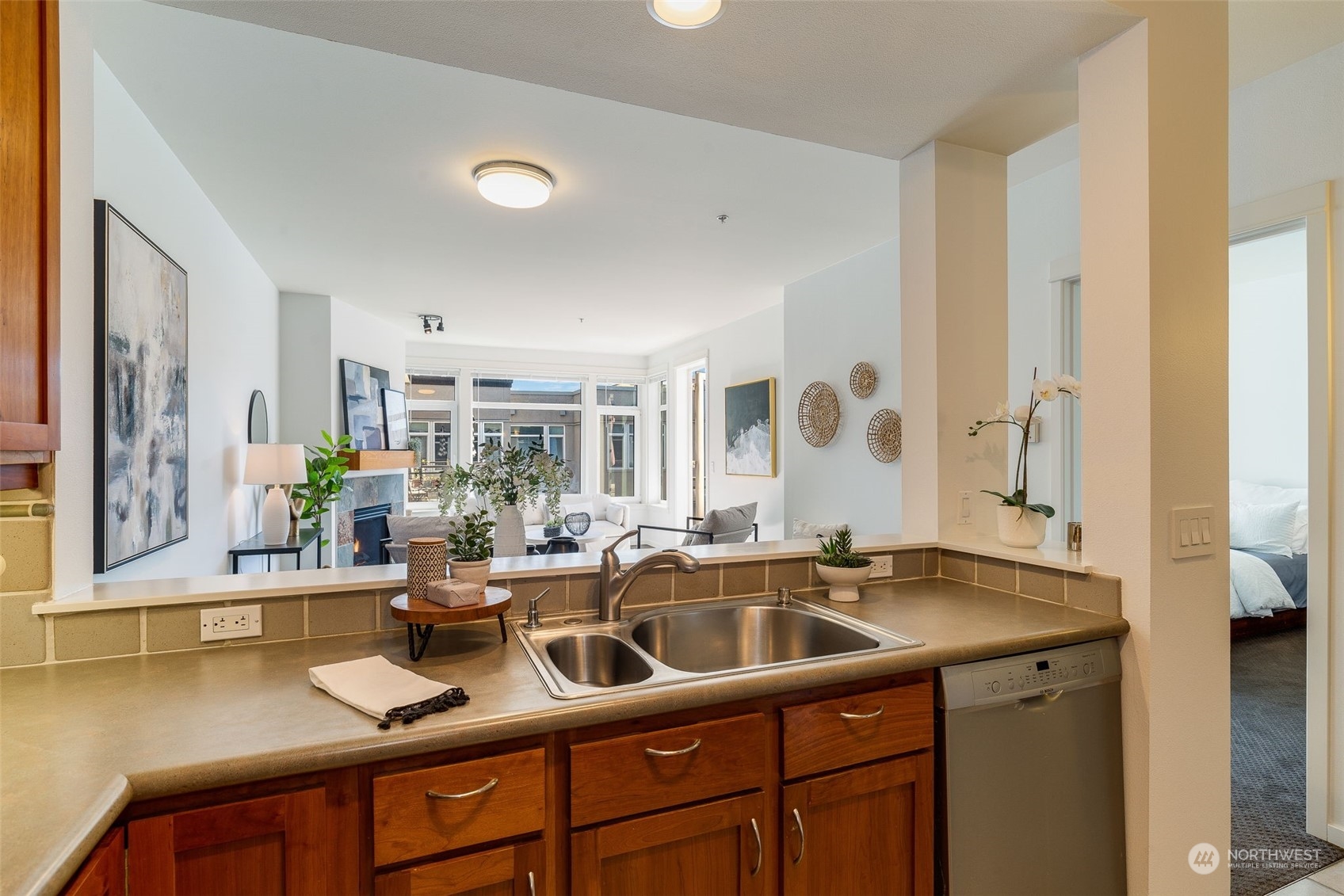 1900 Alaskan Way, Unit 511 Seattle, WA 98101 - Photo 15 of 37 Gallery Image 15
