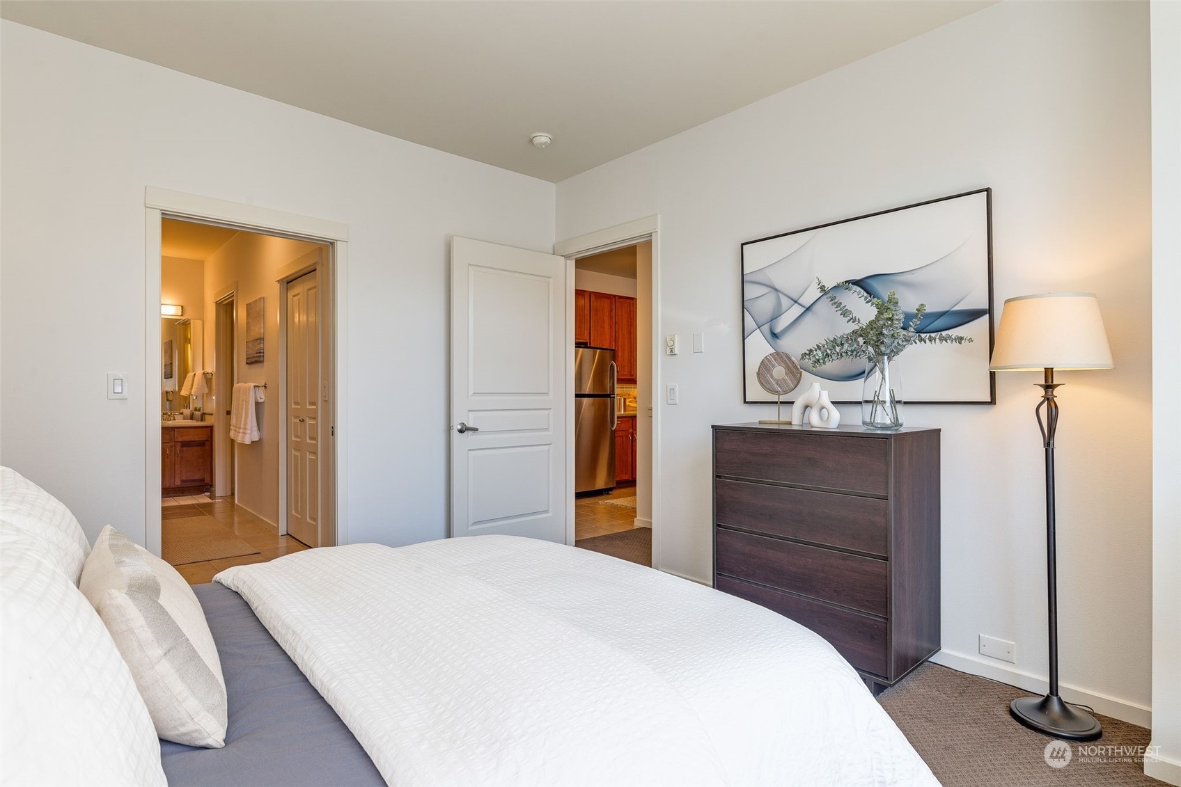 1900 Alaskan Way, Unit 511 Seattle, WA 98101 - Photo 19 of 37 Gallery Image 19