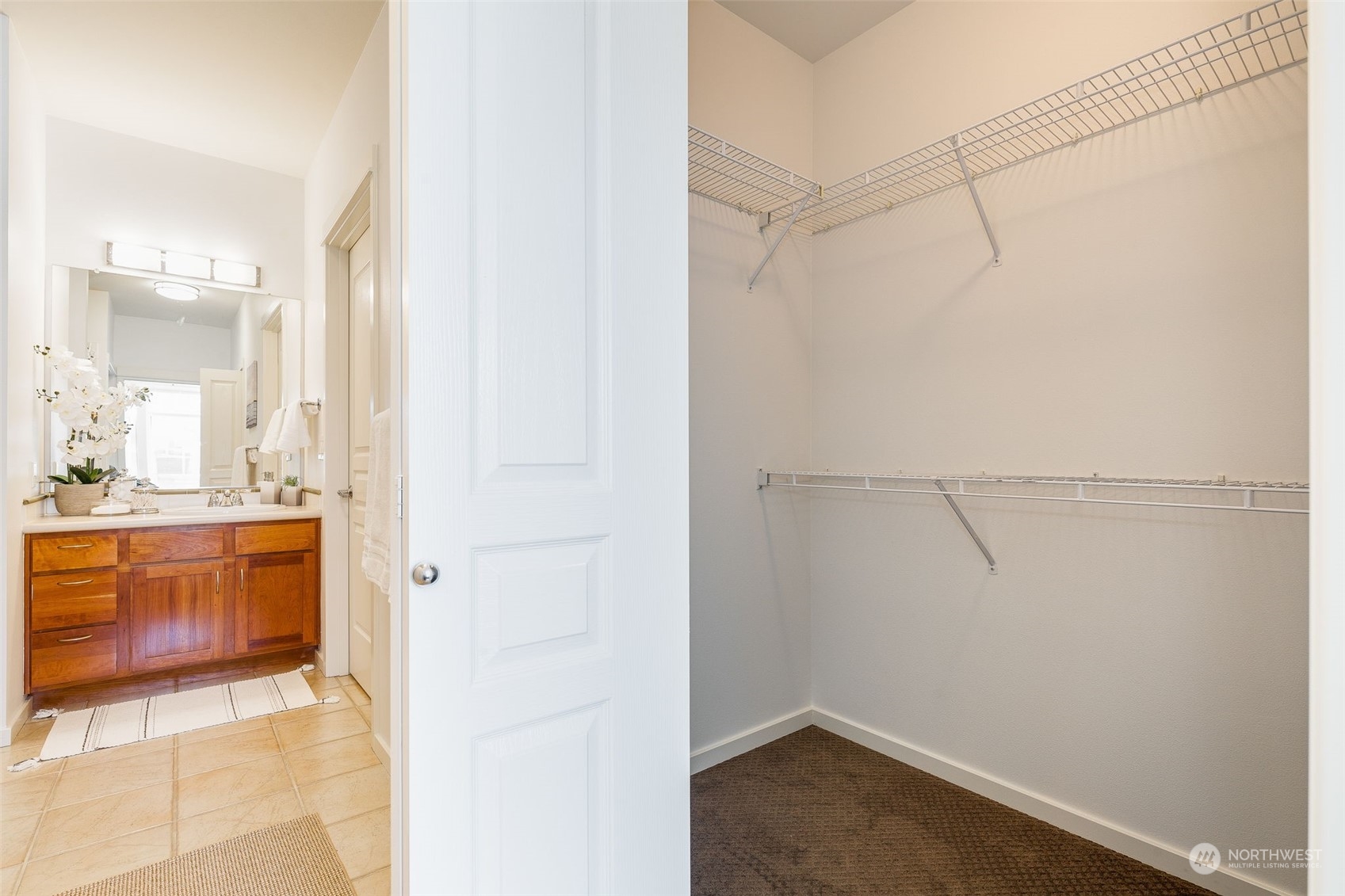 1900 Alaskan Way, Unit 511 Seattle, WA 98101 - Photo 20 of 37 Gallery Image 20