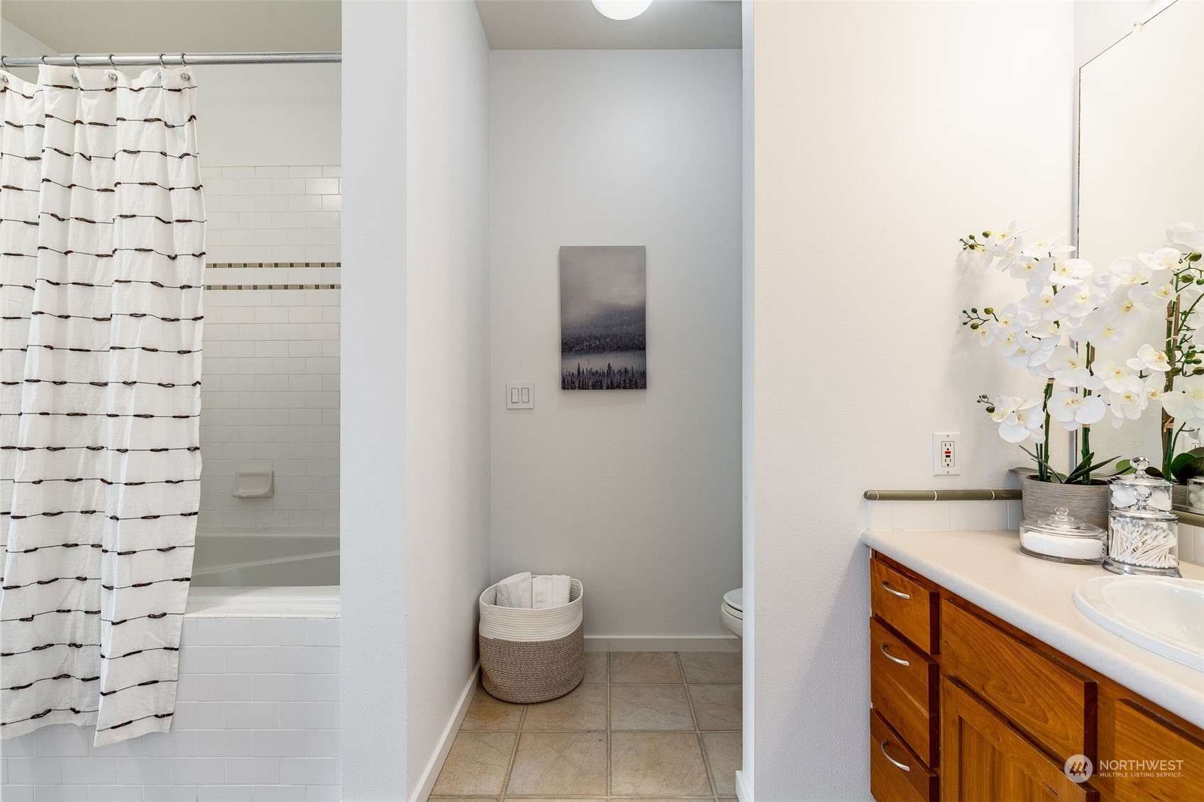 1900 Alaskan Way, Unit 511 Seattle, WA 98101 - Photo 21 of 37 Gallery Image 21