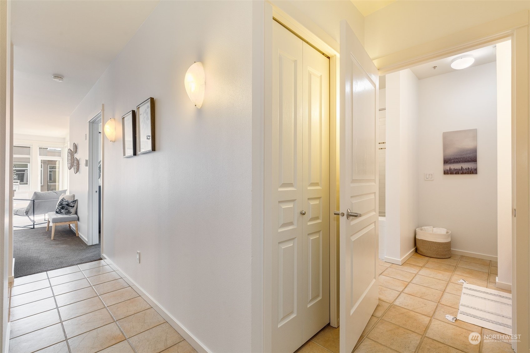 1900 Alaskan Way, Unit 511 Seattle, WA 98101 - Photo 24 of 37 Gallery Image 24