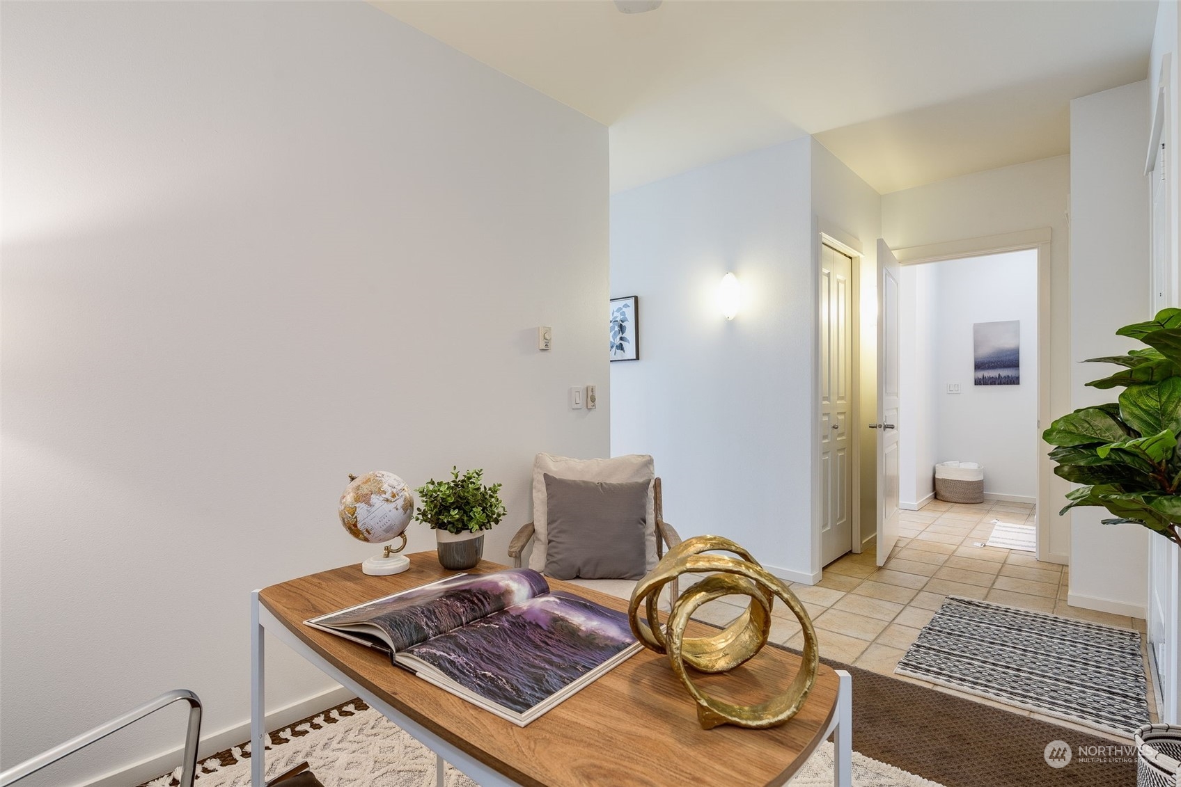 1900 Alaskan Way, Unit 511 Seattle, WA 98101 - Photo 25 of 37 Gallery Image 25