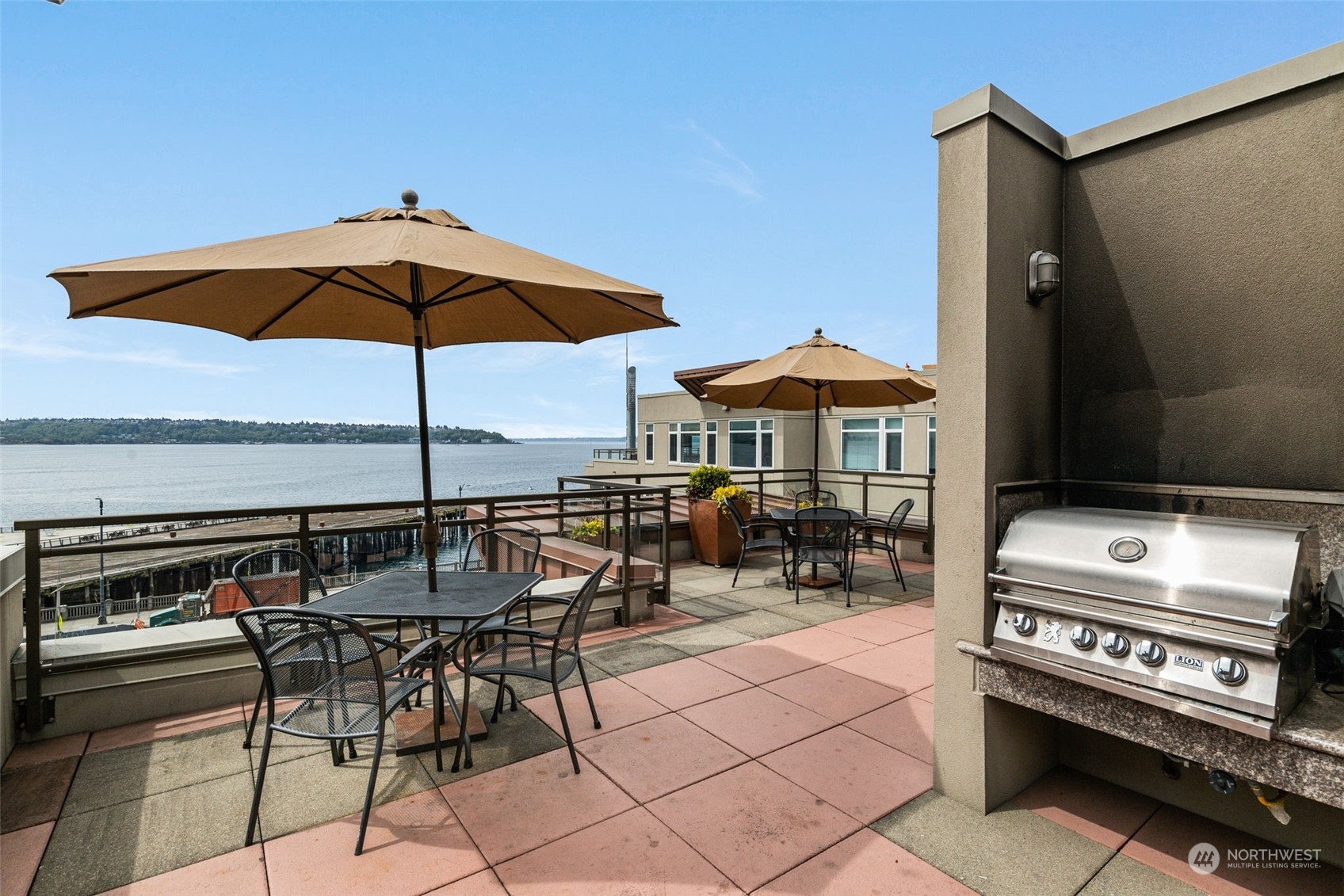 1900 Alaskan Way, Unit 511 Seattle, WA 98101 - Photo 29 of 37 Gallery Image 29
