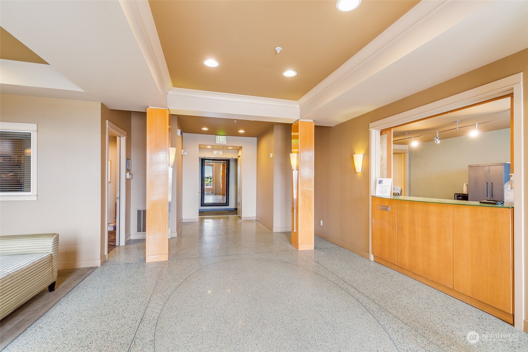 1900 Alaskan Way, Unit 511 Seattle, WA 98101 - Photo 34 of 37 Gallery Image 34