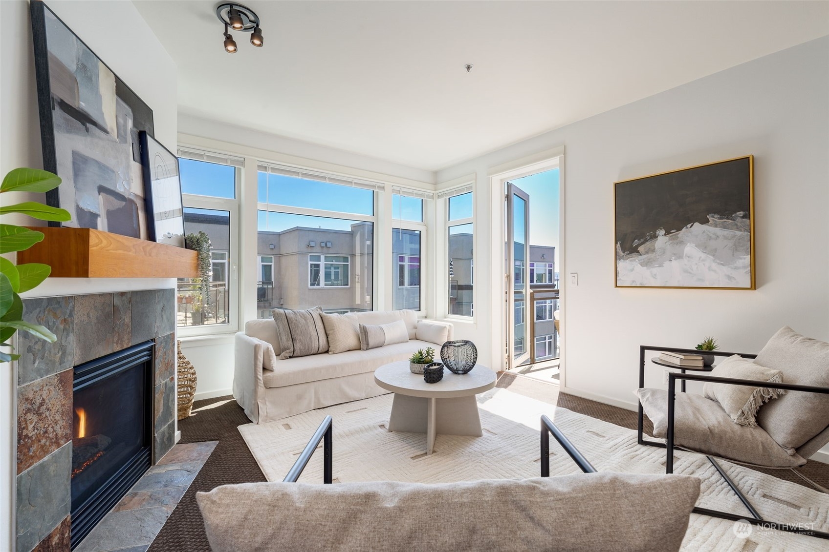 1900 Alaskan Way, Unit 511 Seattle, WA 98101 - Photo 4 of 37 Gallery Image 4