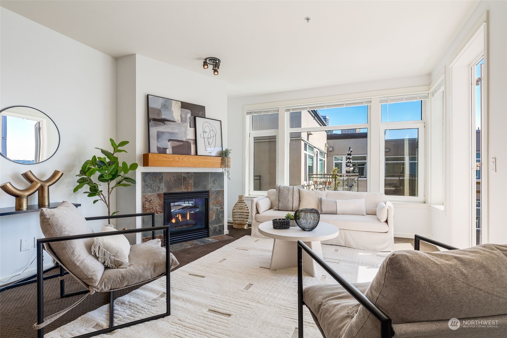 1900 Alaskan Way, Unit 511 Seattle, WA 98101 - Photo 6 of 37 Gallery Image 6