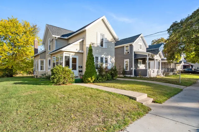 $119,900 | 1217 1st Street, Jackson, MI 49203