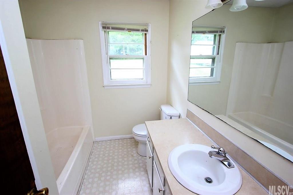 990 Hopewell Road Morganton, NC 28655 - Photo 8 of 10 Gallery Image 8