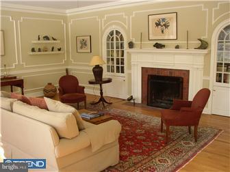 6800 Scotforth Road Philadelphia, PA 19119 - Photo 4 of 10 Living Room