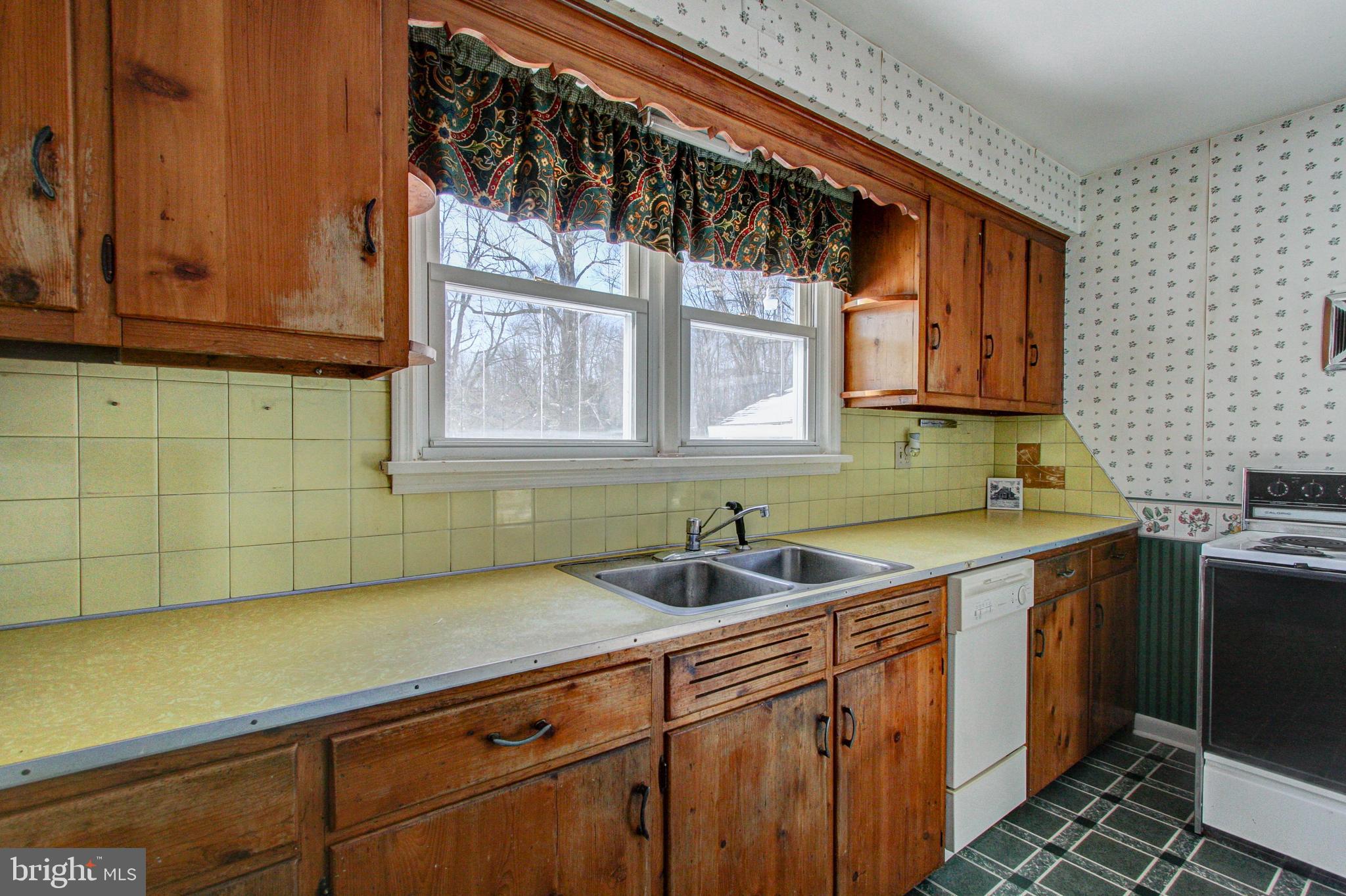 969 Old Bethlehem Road Quakertown, PA 18951 - Photo 15 of 33 Gallery Image 15