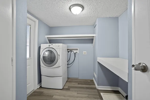 a house view with a outdoor space