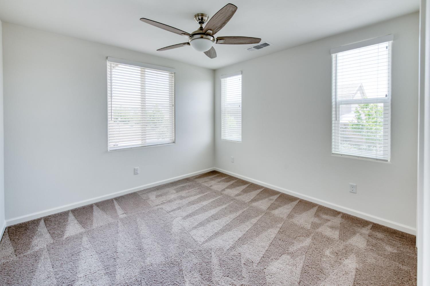 896 Lassen Lane West Madera, CA 93636 - Photo 11 of 24