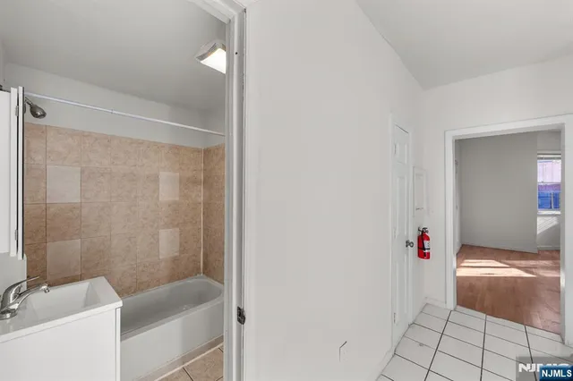 $1,900 | 84 Washington Place, Unit 1, Passaic, NJ 07055