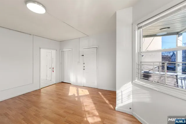 $1,900 | 84 Washington Place, Unit 1, Passaic, NJ 07055