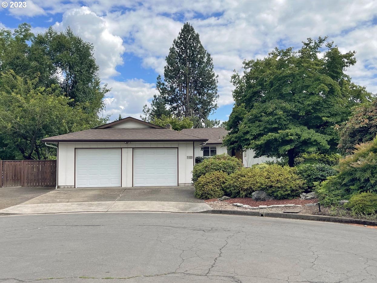 1155 Diamond Street Springfield, OR 97477 - Photo 1 of 34 front view of a house